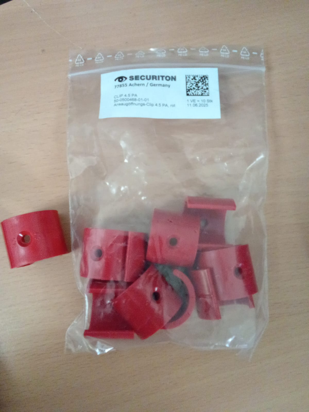 Sampling hole clip red, hole Ø 4.5 mm, PA (10 pcs.)