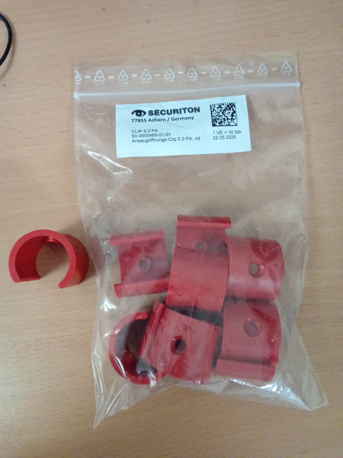 Sampling hole clip red, hole Ø 5.0 mm, PA (10 pcs.)